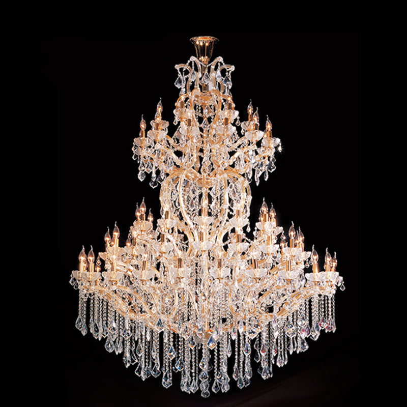 Lustre classique à branches et décors en cristal
