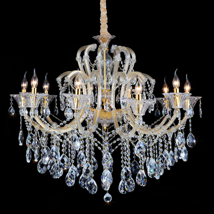 Lustre classique à branches et décors en cristal