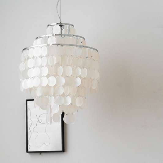 Lustre vintage en coquillages, esprit crème