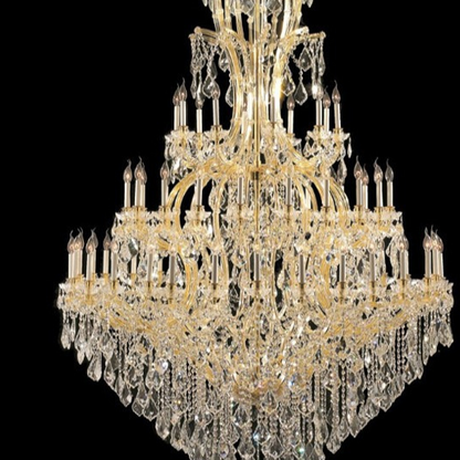 Lustre classique à branches et décors en cristal