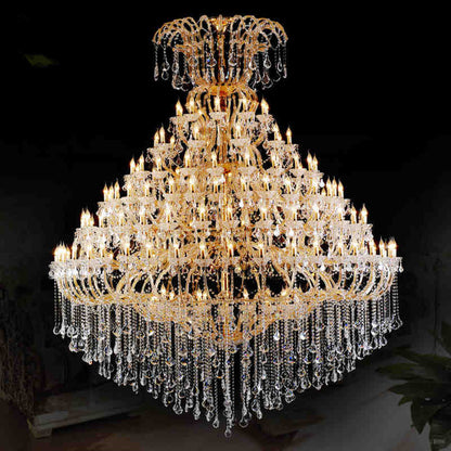 Lustre classique à branches et décors en cristal